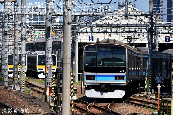 【JR東】E231系800番台ミツK5編成、中野南乗務ベース構内への疎開に伴う回送 - 中野駅にて撮影