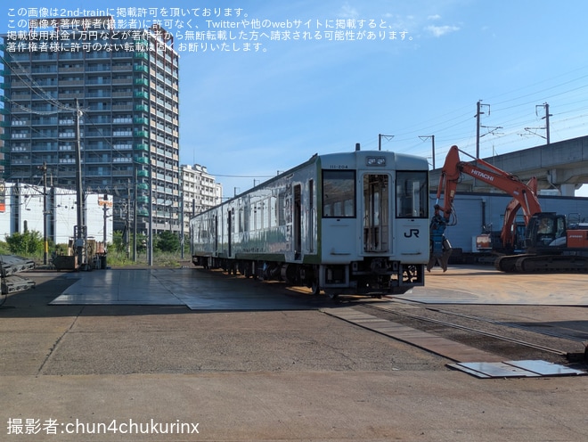 【JR東】キハ111-204＋キハ112-204が郡山総合車両ベースで解体を不明で撮影した写真