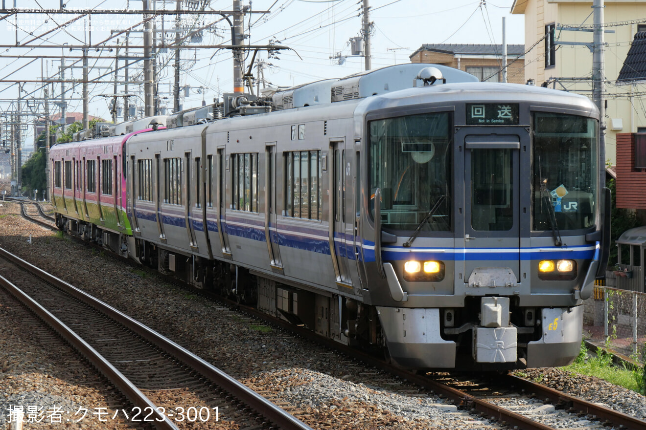 【ハピライン】521系HF16編成(ハピラインふくいフルラッピング)吹田総合車両所本所出場回送の拡大写真
