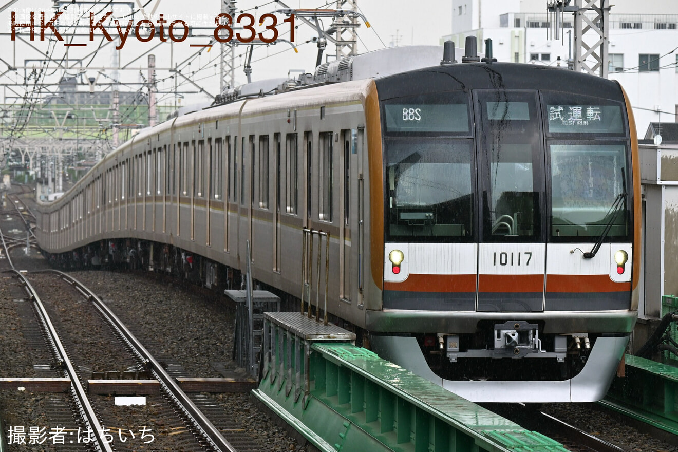 【メトロ】10000系10117F 綾瀬工場出場試運転の拡大写真
