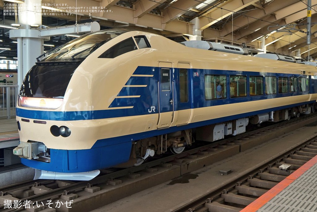 【JR東】E653系が583系カラー編成で運行開始の拡大写真