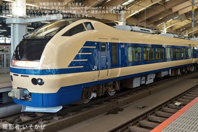 【JR東】E653系が583系カラー編成で運行開始を新潟駅で撮影した写真