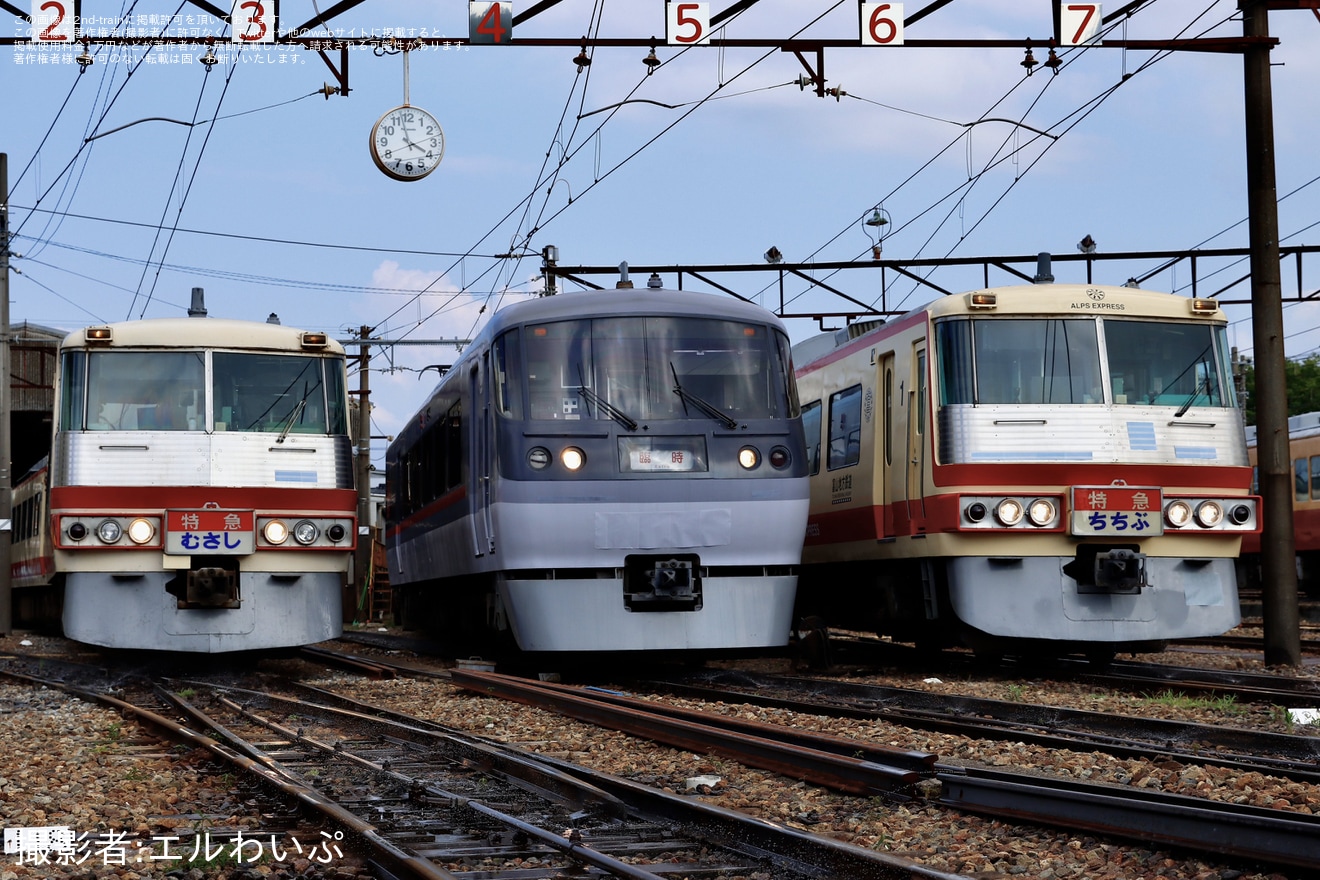 【地鉄】16010形と20020形を並べた撮影会が開催の拡大写真