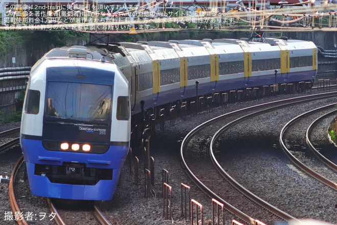 【JR東】255系マリBe-03編成を使用した臨時特急「新宿わかしお1号・2号」運転(2026年7月)  - 津田沼～東船橋間にて撮影