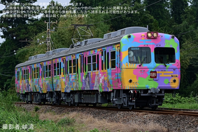     【上毛】「前橋ウィッチーズ」ラッピングの700形713Fが重要部検査を終えて試運転（1枚目）