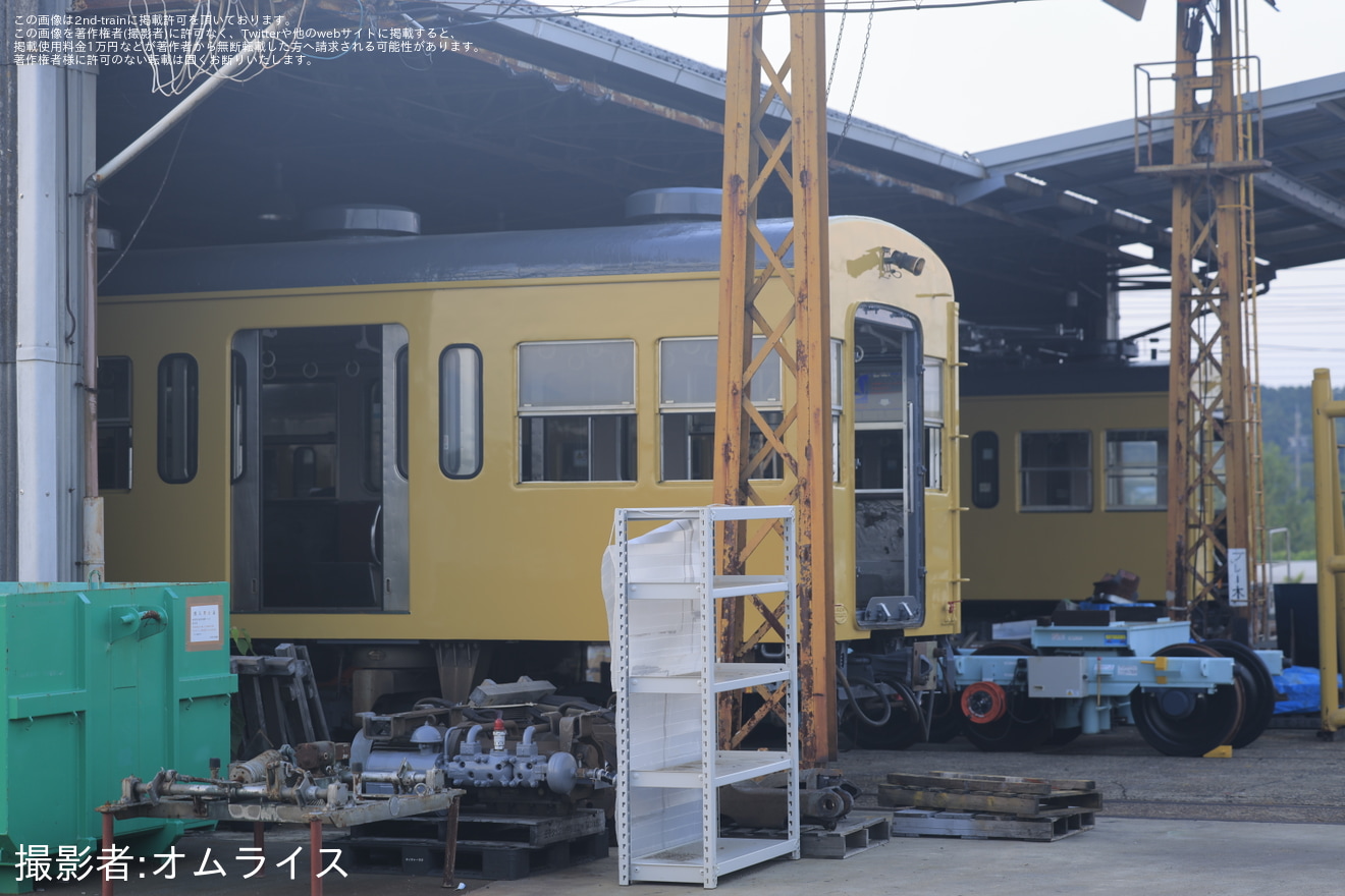 【三岐】801系805F(西武イエローカラー)クモハ805号車(1両)のみ検査終えて留置の拡大写真