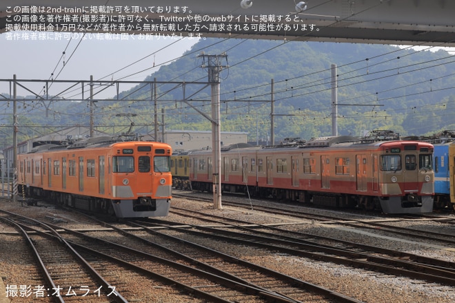 【近江】200形203Fオレンジ色(元2417F) 彦根工場出場試運転を彦根駅で撮影した写真