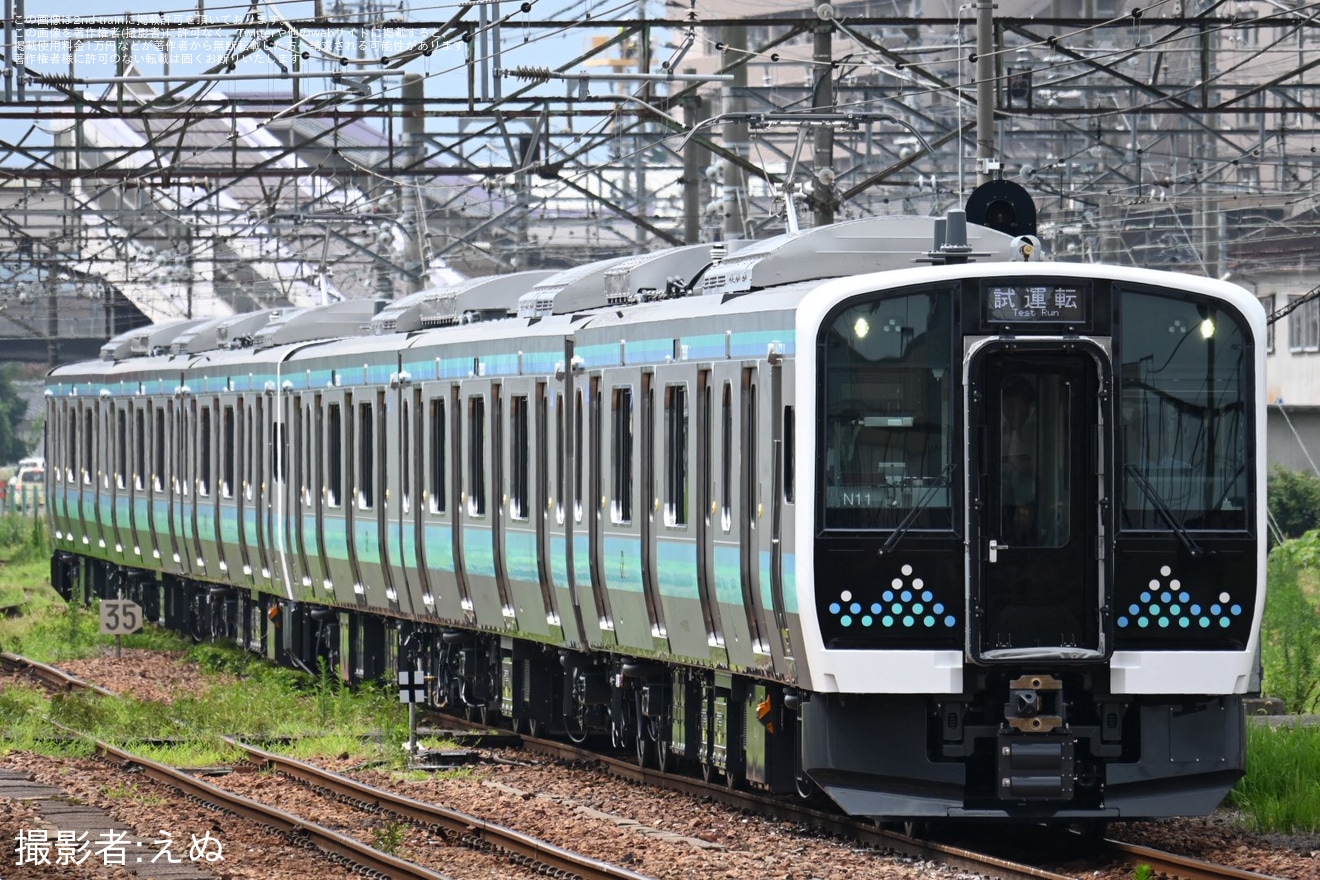 【JR東】E131系200番台N11編成・N12編成がJ-TREC新津事業所を出場の拡大写真