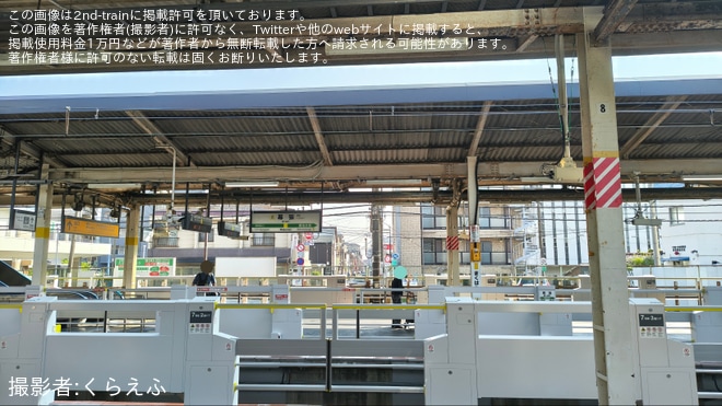 【JR東】総武線各駅停車 幕張駅 中線側のホームドア稼働を幕張駅で撮影した写真