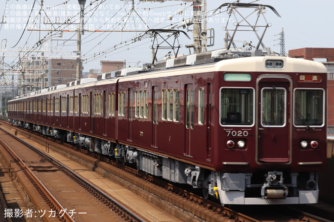 【阪急】7000系7020Fが正雀工場から西宮車庫へ返却回送を上新庄駅で撮影した写真