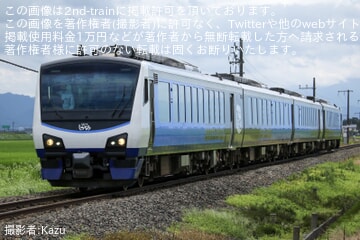【JR東】HB-E300系「リゾートしらかみ青池編成」を使用した快速「リゾートあいづ号」が運転