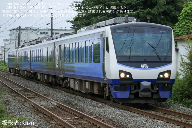 【JR東】HB-E300系「リゾートしらかみ青池編成」が郡山へ回送を不明で撮影した写真