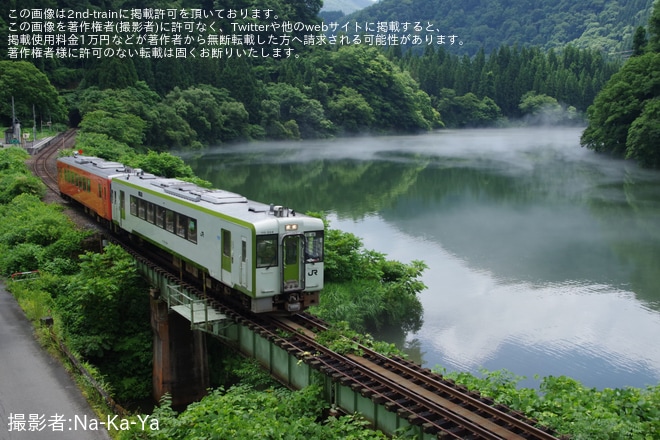 【JR東】「只見線 美景・美食・美酒トレイン」が運転を不明で撮影した写真