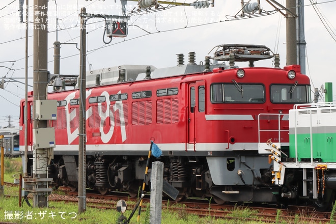 【JR東】EF81-95が秋田総合車両ベースで構内入換を秋田総合車両ベース付近で撮影した写真