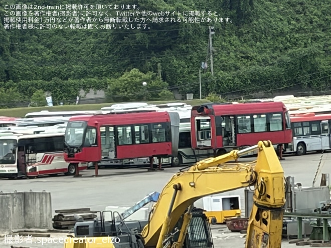 【万葉線】アイトラム1002号車が日本総合リサイクルへ搬入を不明で撮影した写真