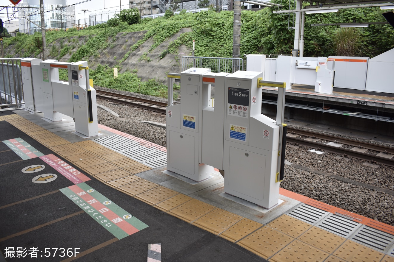 【JR東】中央快速線 西国分寺駅1番線にホームドアが設置の拡大写真