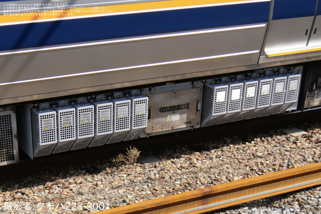 【JR西】207系H14編成が体質改善工事を終えて、吹田総合車両所本所出場構内試運転を実施の拡大写真