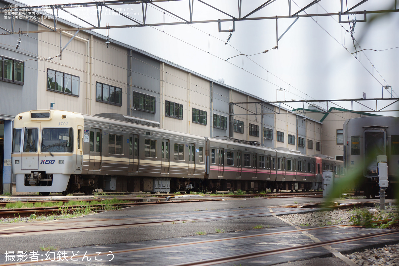 【京王】富士見ヶ丘作業場に入場中の1752Fが工場の外への拡大写真