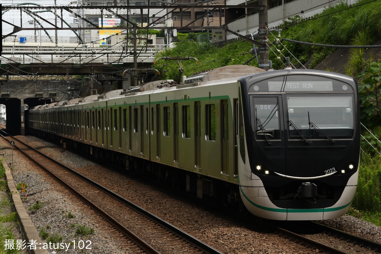 【東急】2020系2123FがCBTC関連装置設置後の確認試運転の拡大写真