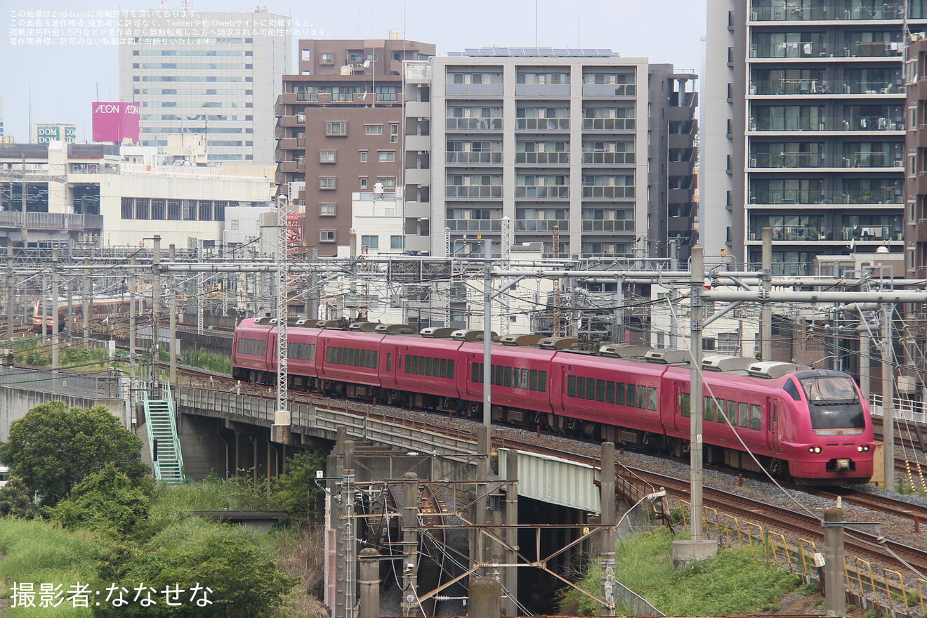 【JR東】E653系U107編成「ハマナス色」を使用した長岡まつり大花火大会団体臨時列車が運転の拡大写真