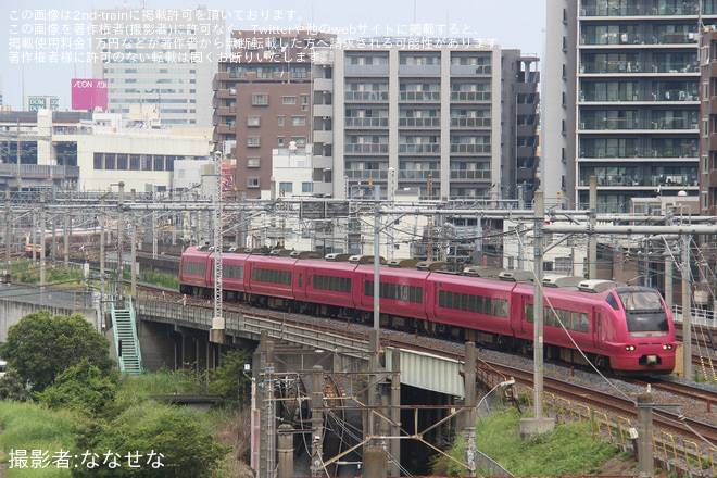 【JR東】E653系U107編成「ハマナス色」を使用した長岡まつり大花火大会団体臨時列車が運転を大宮～さいたま新都心間で撮影した写真
