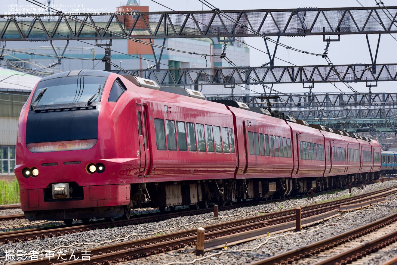 【JR東】E653系U107編成「ハマナス色」を使用した長岡まつり大花火大会団体臨時列車が運転の拡大写真