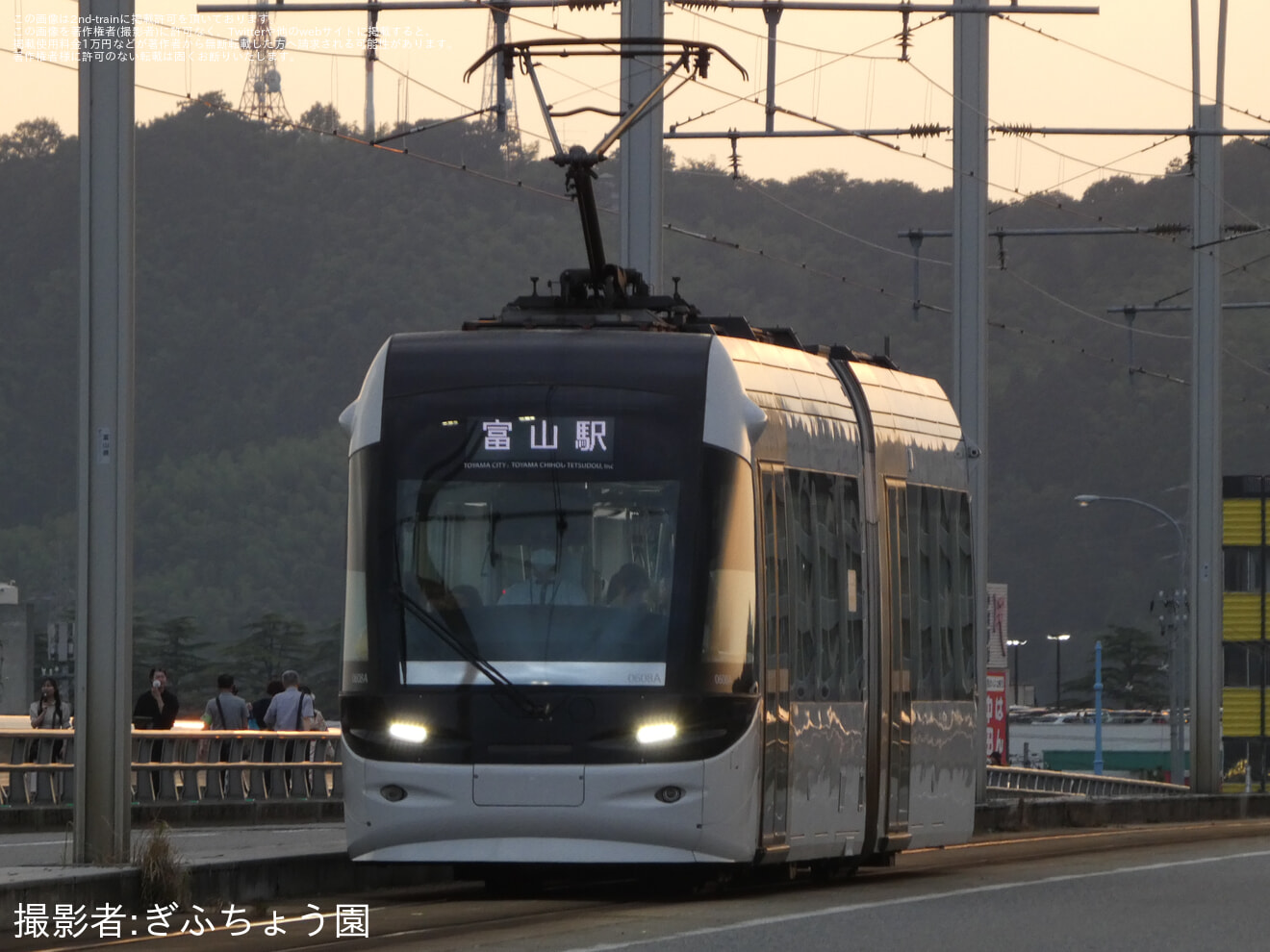 【地鉄】北日本新聞納涼花火大会開催に伴う臨時列車運転の拡大写真