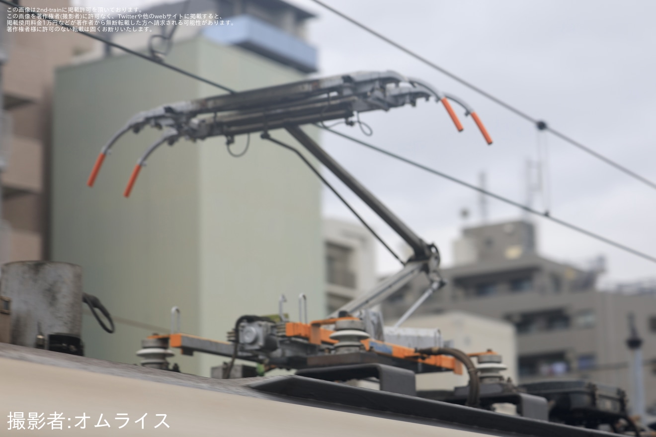 【西武】30000系38105F 地下直通対応車と同形のパンタグラフへ換装の拡大写真