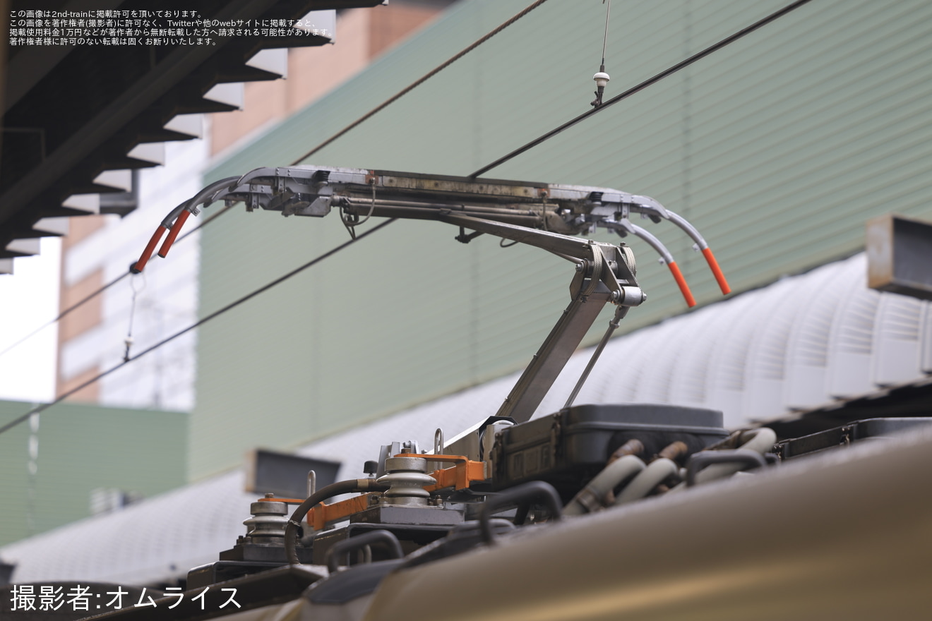 【西武】30000系38105F 地下直通対応車と同形のパンタグラフへ換装の拡大写真