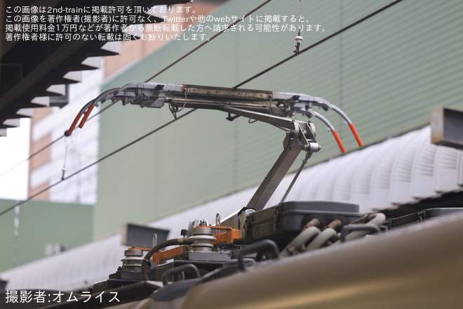 【西武】30000系38105F 地下直通対応車と同形のパンタグラフへ換装を練馬駅で撮影した写真