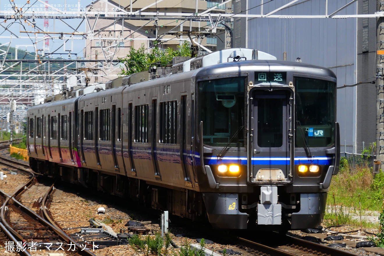 【ハピライン】521系HF08編成が吹田総合車両所本所へ入場回送の拡大写真