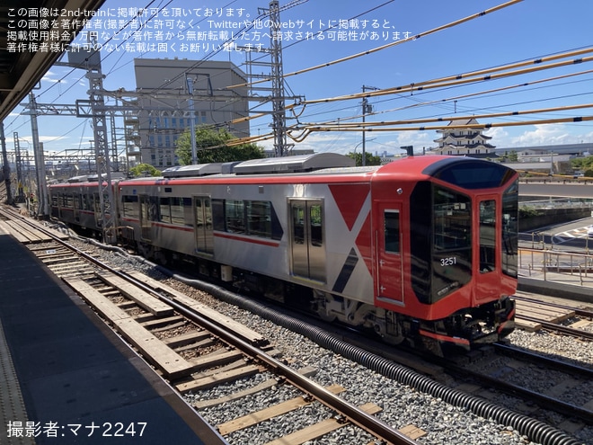 【阪神】新型3000系3201Fが尼崎車庫で入換を尼崎駅で撮影した写真