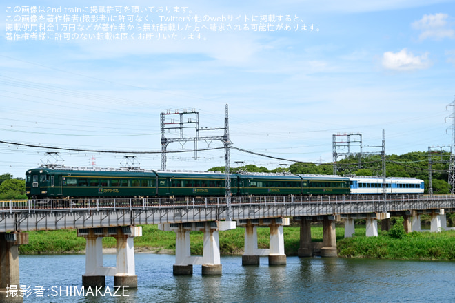 【近鉄】「かぎろひ」重連+「あおぞらII」が6両で運転を宮町～小俣間で撮影した写真