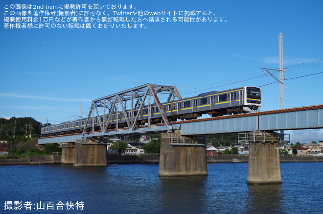 【JR東】「館山湾花火大会」開催に伴う臨時列車を運転 - 上総湊～竹岡間にて撮影