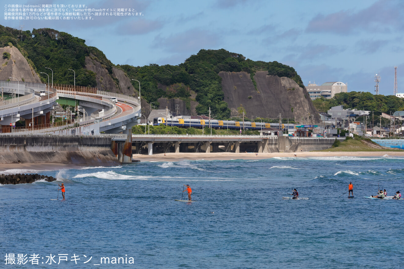 【JR東】255系マリBe-03編成が臨時特急「わかしお83号」に充当の拡大写真