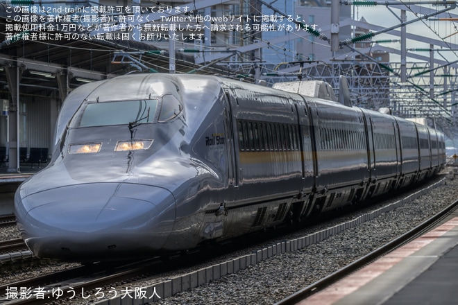 【JR西】700系E11編成による臨時「ひかりレールスター775号」が運転を不明で撮影した写真