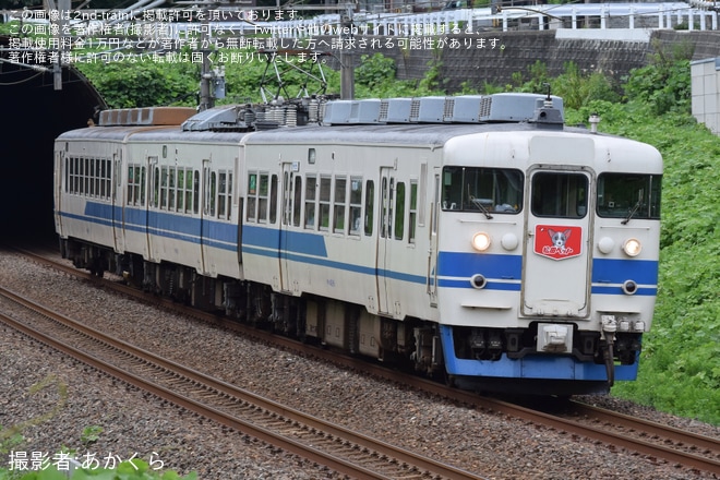 【トキ鉄】413・455系W01編成「TOKIトレイン」が松田ペット仕様で運行を不明で撮影した写真