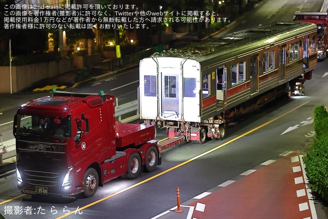 【東急】9000系デハ9404・デハ9410が長津田車両工場から陸送（1枚目）