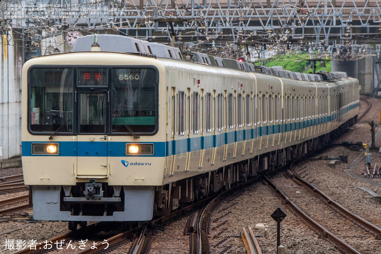 【小田急】8000形8260F(8260×6)喜多見電車基地まで臨時回送の拡大写真
