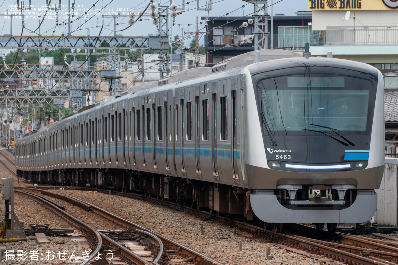 【小田急】5000形5063Fが検測装置を使用して試運転の拡大写真