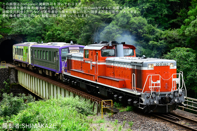 【JR西】キハ120-11+キハ120-13が向日町へ車輪転削配給を関～加太間で撮影した写真