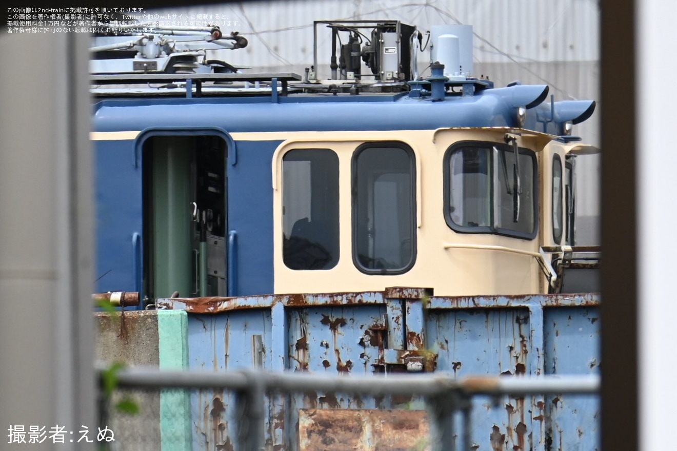 【JR東】EF65-1105が長野総合車両ベースの解体線へ移動の拡大写真