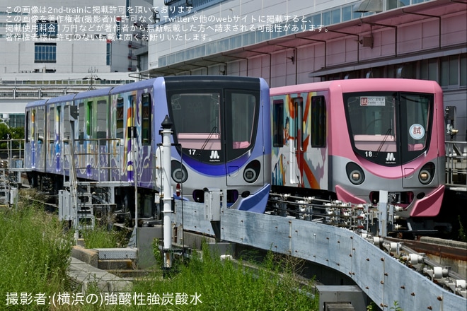 【大阪メトロ】200系営業開始10周年記念札を掲げNT200-18編成が南港出場試運転をで撮影した写真