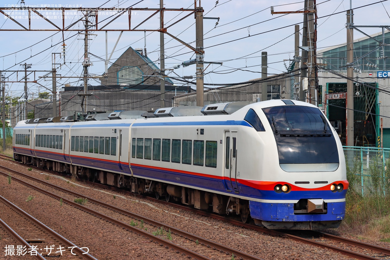 【JR東】E653系H-201編成が秋田総合車両ベースへ入場の拡大写真