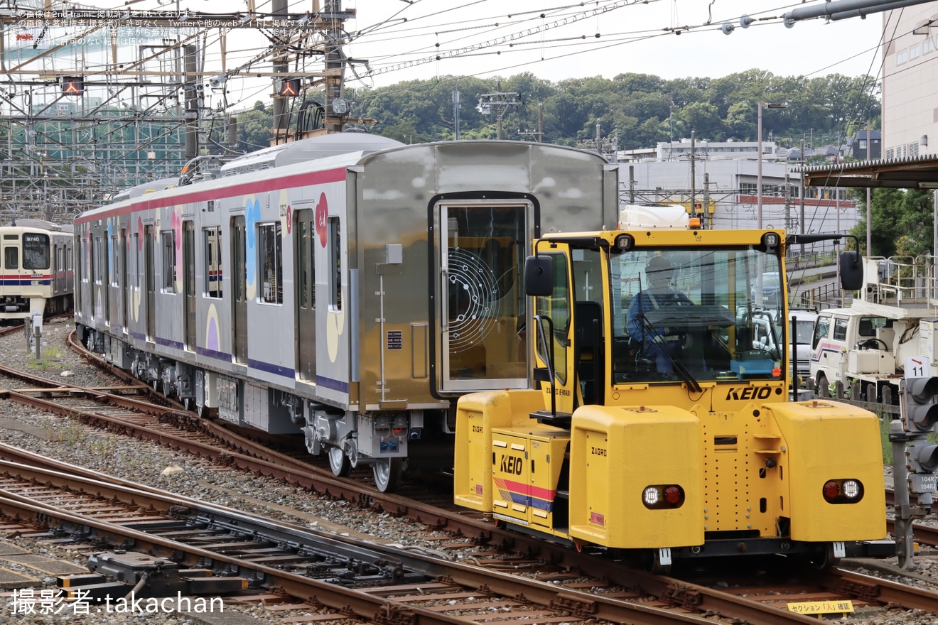 【京王】2000系2703Fの2753号車・2253号車が構内入換の拡大写真