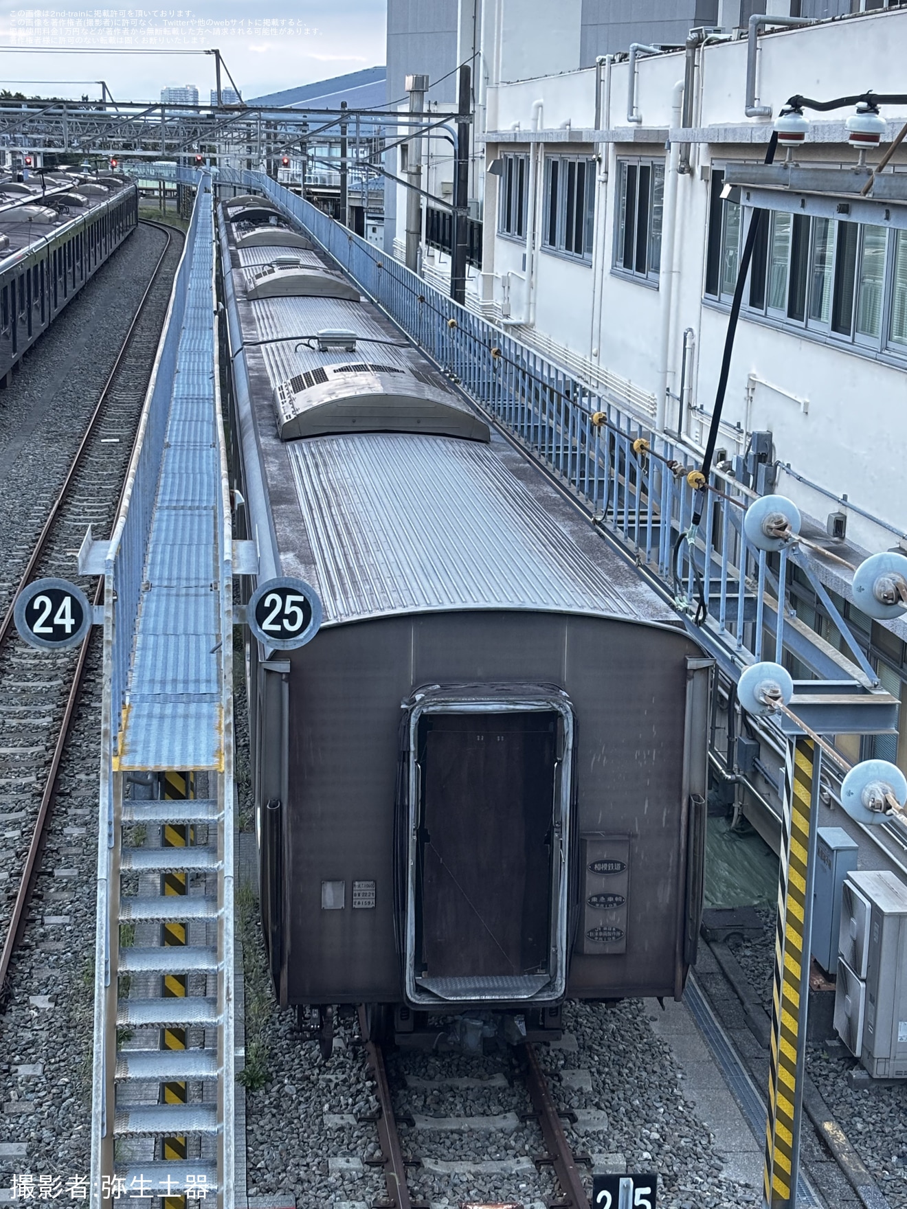 【相鉄】原型最後の10000系10708号車が編成から分割の拡大写真