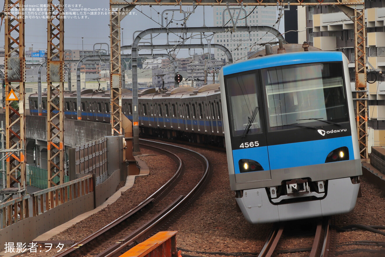 【小田急】4000形4065編成車輪交換試運転の拡大写真