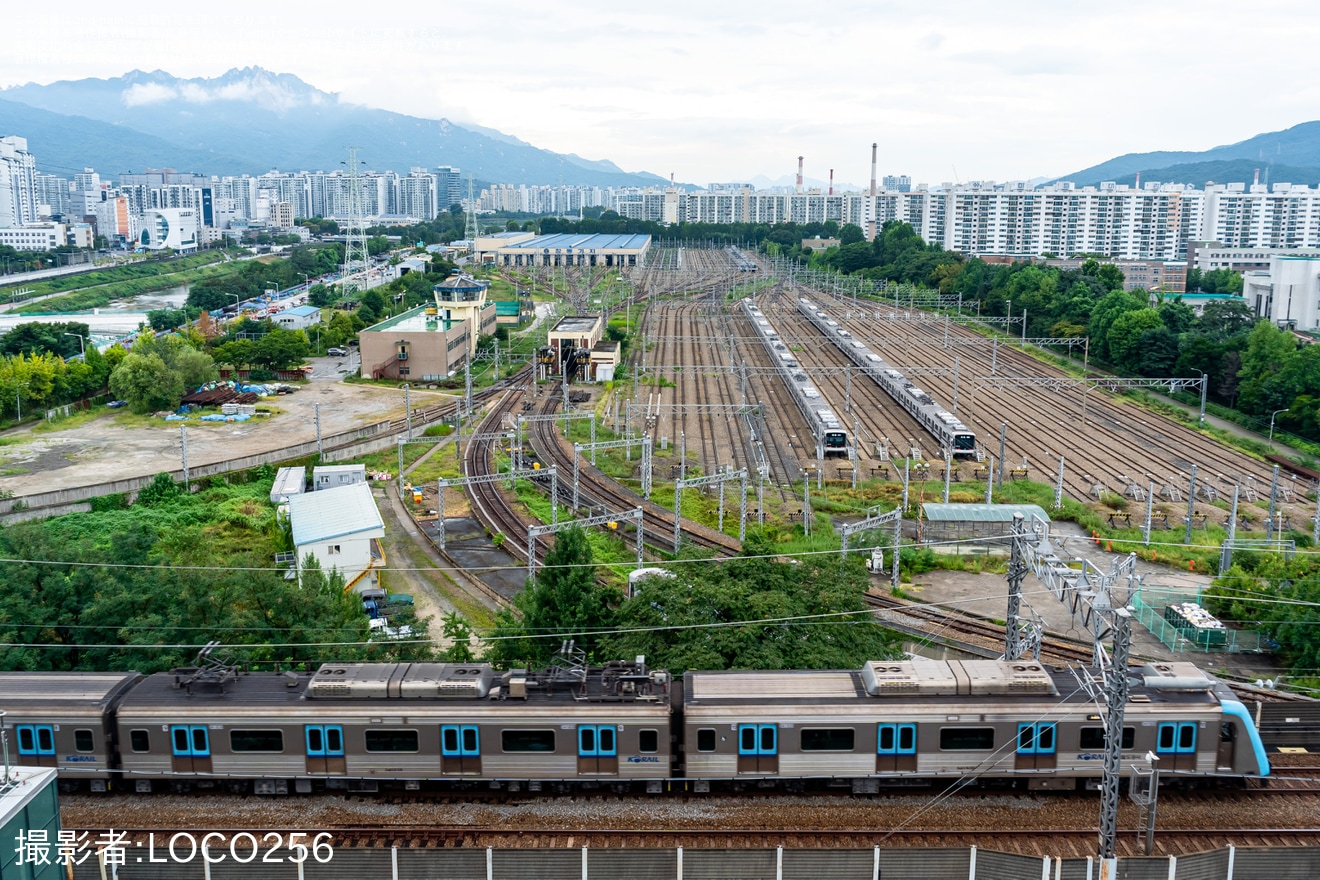【Seoul Metro】倉洞車両基地が営業終了し残留車両が榛接車両基地へ移動の拡大写真