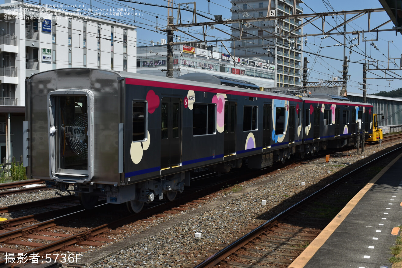 【京王】2000系2703Fの2103号車、2553号車が構内入換の拡大写真