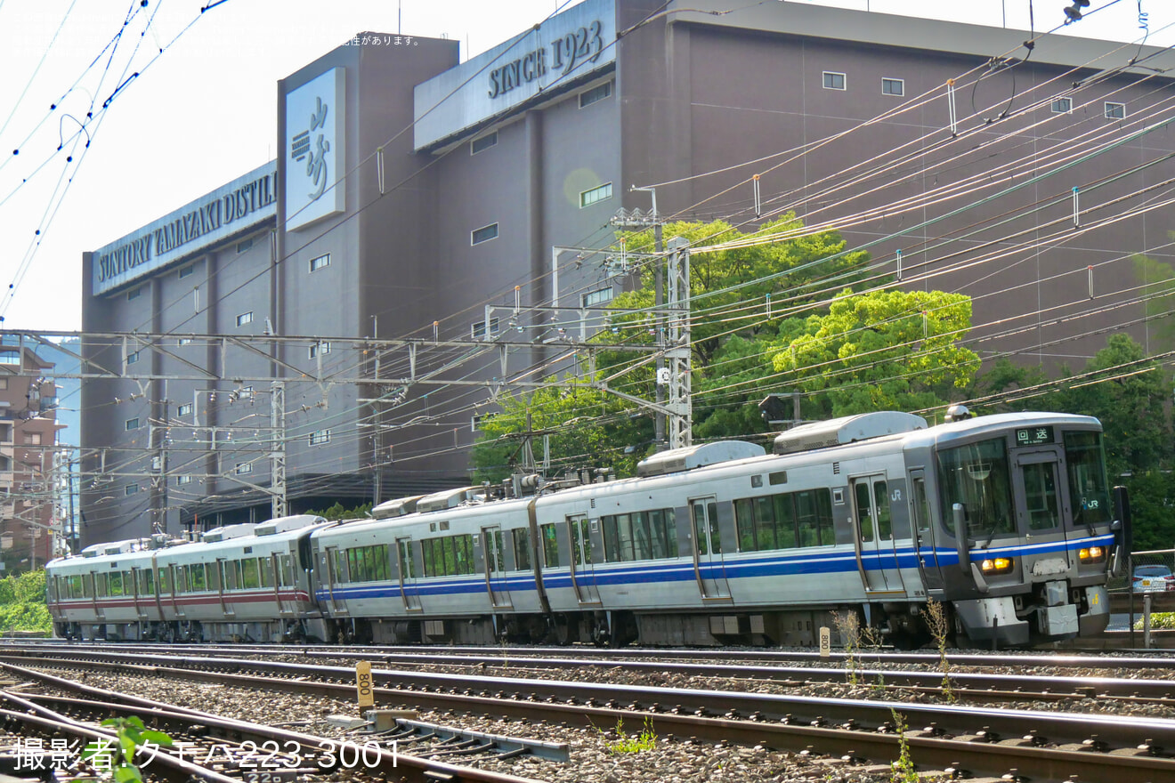 【JR西】521系U08編成吹田総合車両所本所出場回送の拡大写真